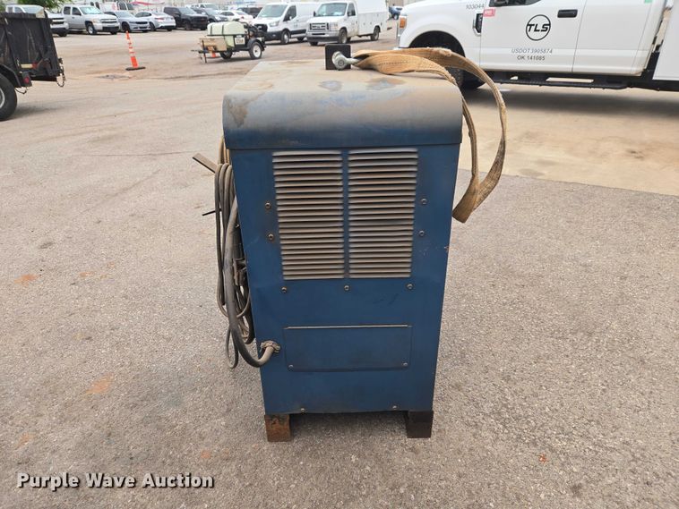 image for item ET5054 Miller 330A/BP welder