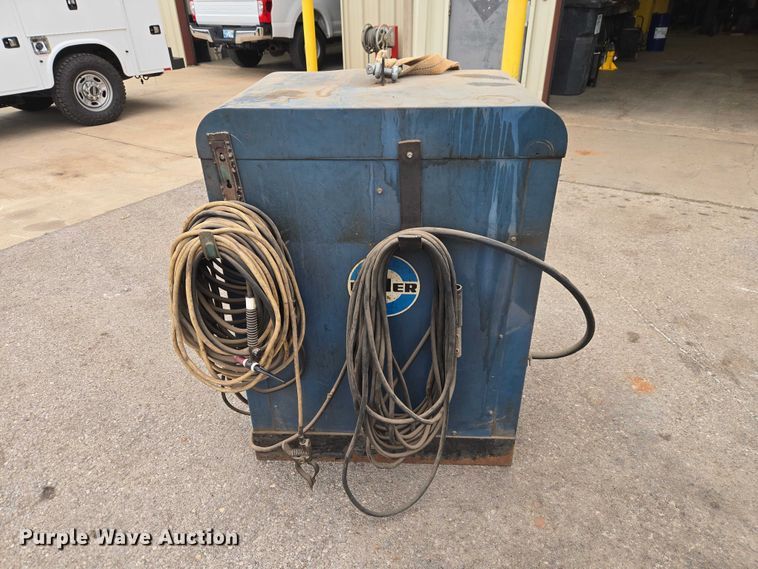 image for item ET5054 Miller 330A/BP welder