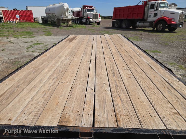 image for item ET5066 2010 Snake River utility trailer