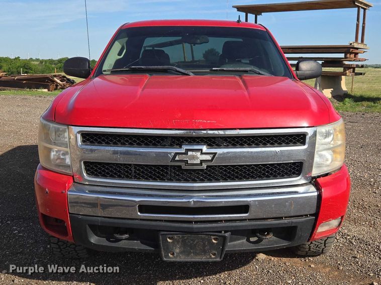 image for item ET5069 2011 Chevrolet Silverado 1500 Ext. Cab pickup truck