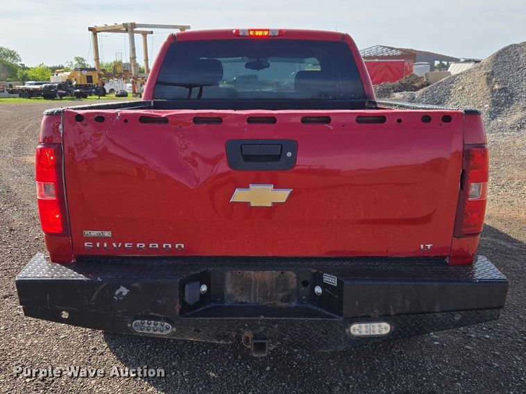 image for item ET5069 2011 Chevrolet Silverado 1500 Ext. Cab pickup truck