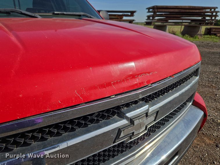 image for item ET5069 2011 Chevrolet Silverado 1500 Ext. Cab pickup truck