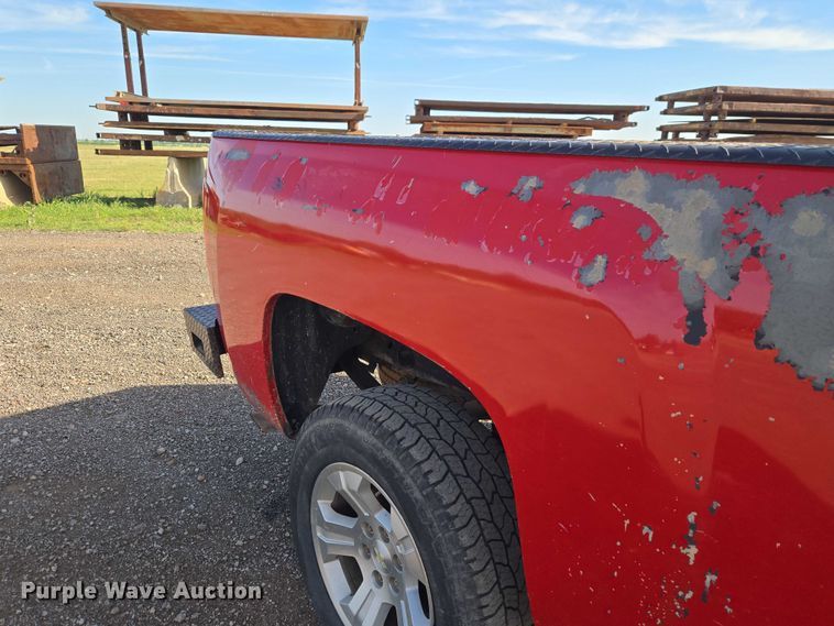 image for item ET5069 2011 Chevrolet Silverado 1500 Ext. Cab pickup truck