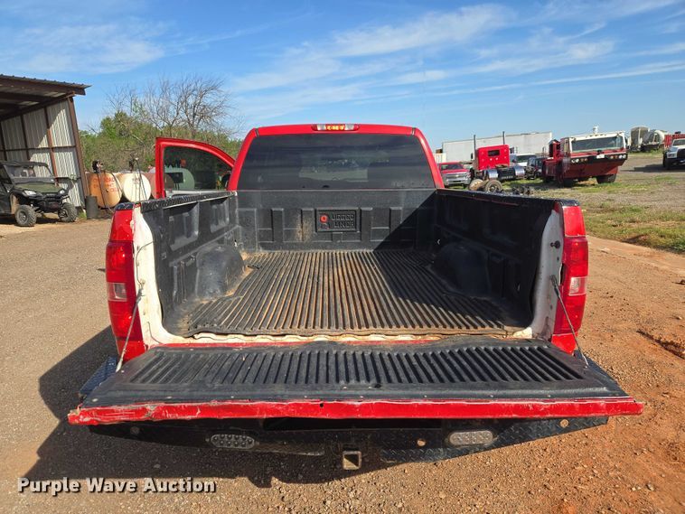 image for item ET5069 2011 Chevrolet Silverado 1500 Ext. Cab pickup truck