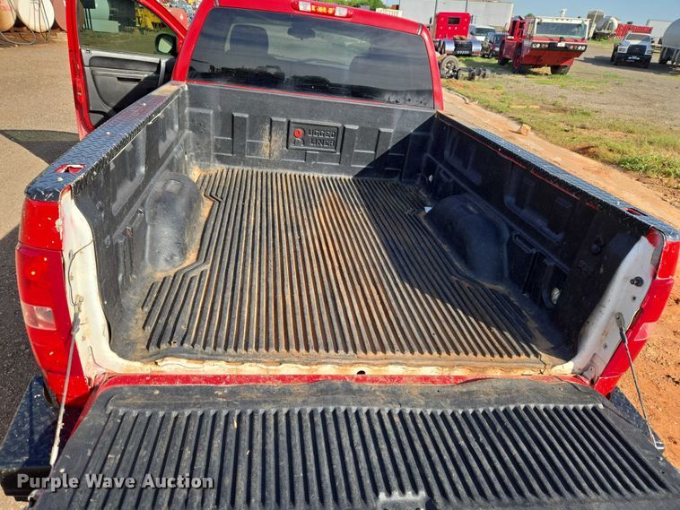 image for item ET5069 2011 Chevrolet Silverado 1500 Ext. Cab pickup truck