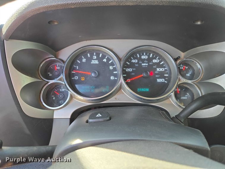image for item ET5069 2011 Chevrolet Silverado 1500 Ext. Cab pickup truck