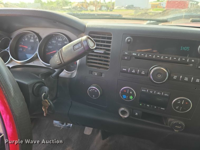 image for item ET5069 2011 Chevrolet Silverado 1500 Ext. Cab pickup truck