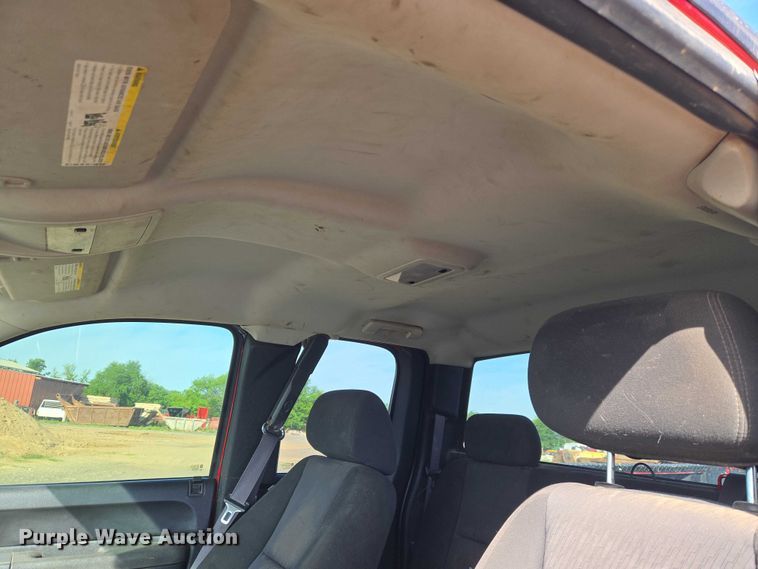 image for item ET5069 2011 Chevrolet Silverado 1500 Ext. Cab pickup truck