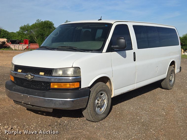 image for item ET5070 2015 Chevrolet Express 3500 van