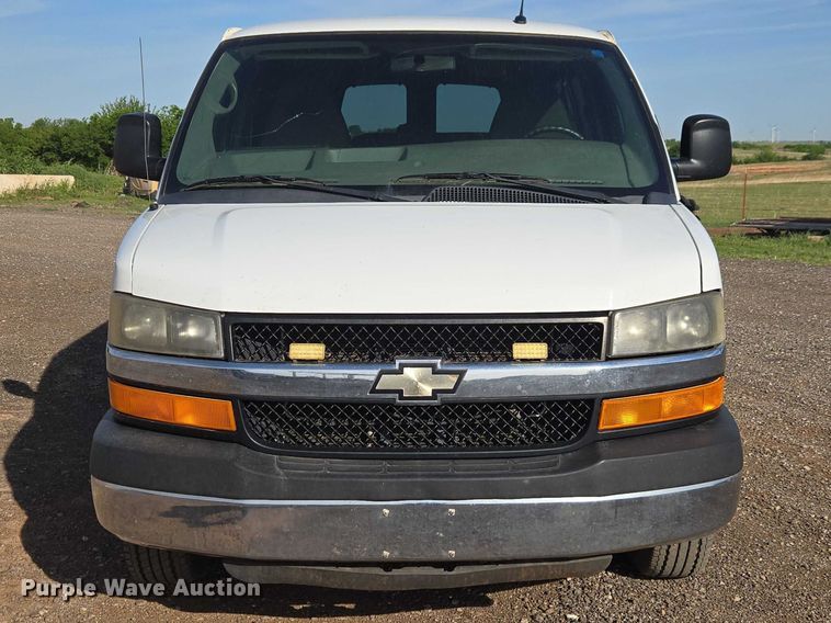 image for item ET5070 2015 Chevrolet Express 3500 van