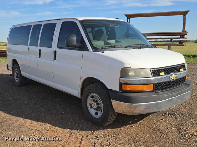 image for item ET5070 2015 Chevrolet Express 3500 van