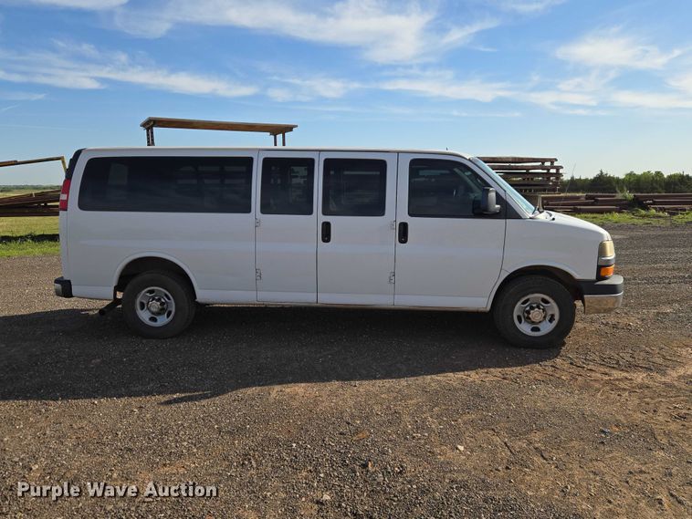 image for item ET5070 2015 Chevrolet Express 3500 van
