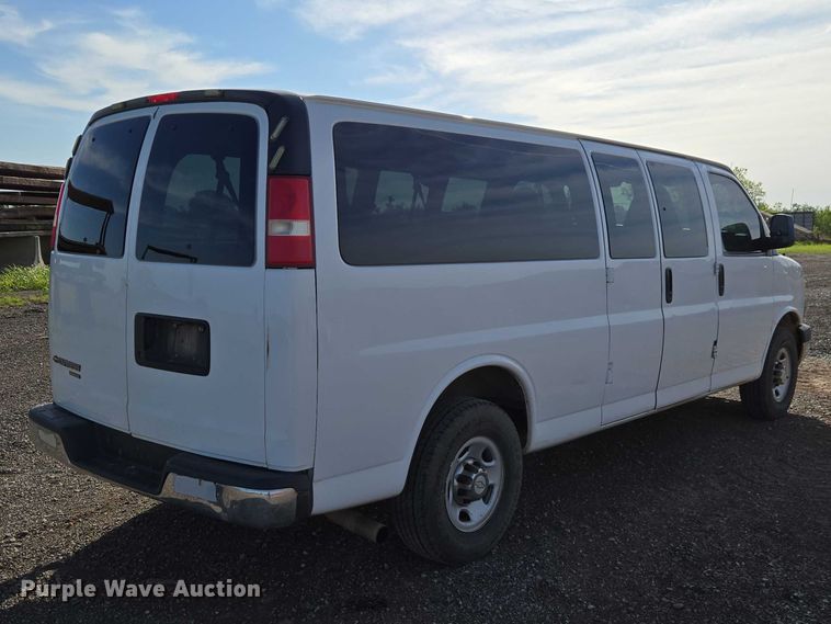 image for item ET5070 2015 Chevrolet Express 3500 van