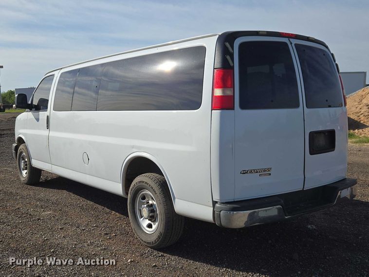 image for item ET5070 2015 Chevrolet Express 3500 van