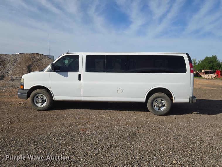 image for item ET5070 2015 Chevrolet Express 3500 van