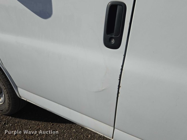 image for item ET5070 2015 Chevrolet Express 3500 van