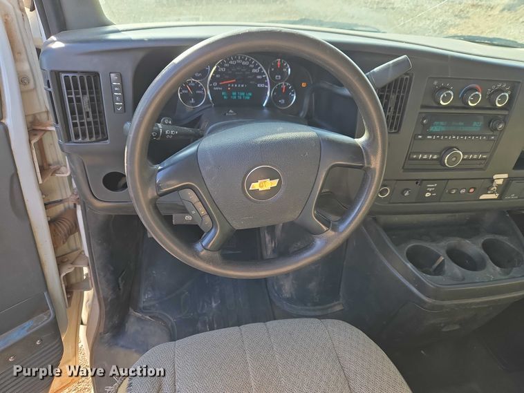 image for item ET5070 2015 Chevrolet Express 3500 van