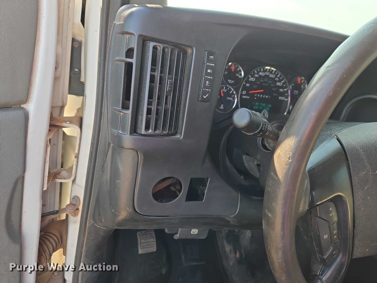image for item ET5070 2015 Chevrolet Express 3500 van