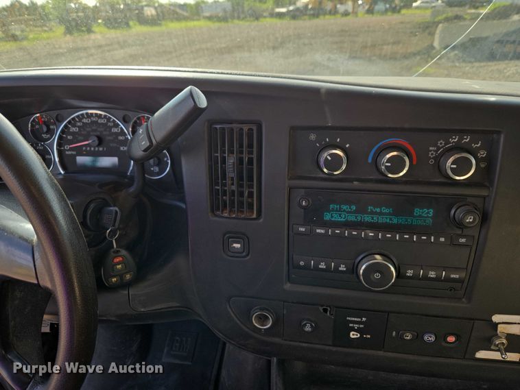 image for item ET5070 2015 Chevrolet Express 3500 van