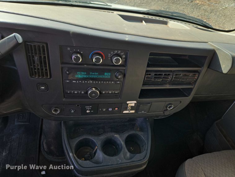 image for item ET5070 2015 Chevrolet Express 3500 van