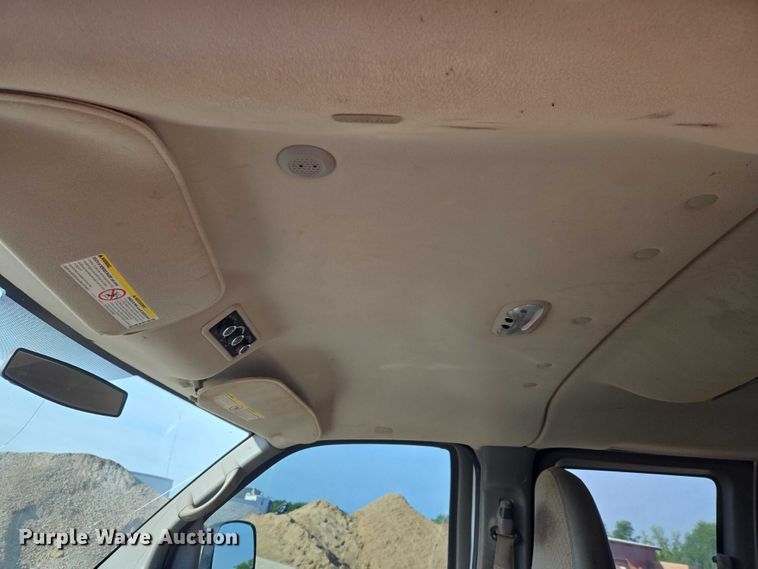 image for item ET5070 2015 Chevrolet Express 3500 van