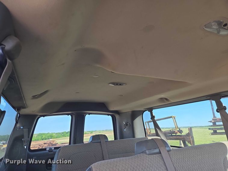 image for item ET5070 2015 Chevrolet Express 3500 van