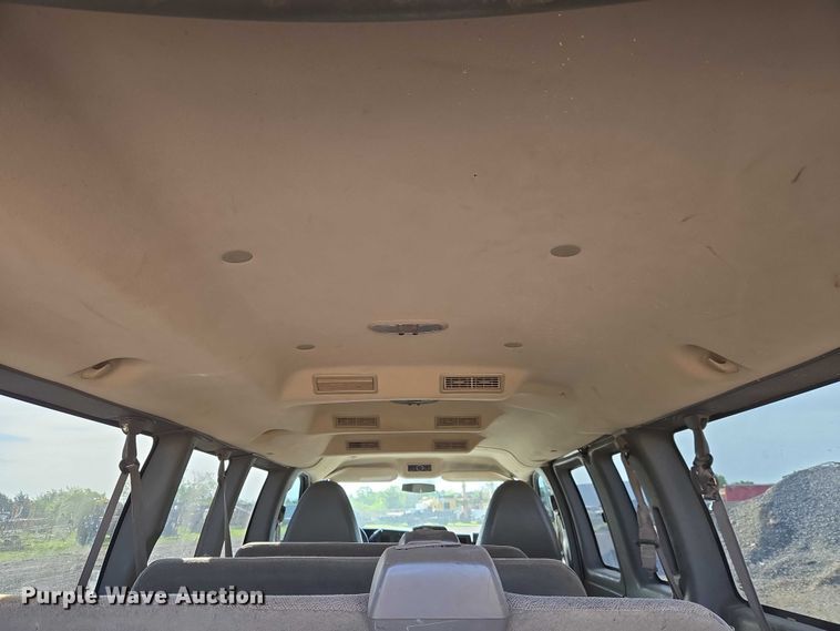 image for item ET5070 2015 Chevrolet Express 3500 van