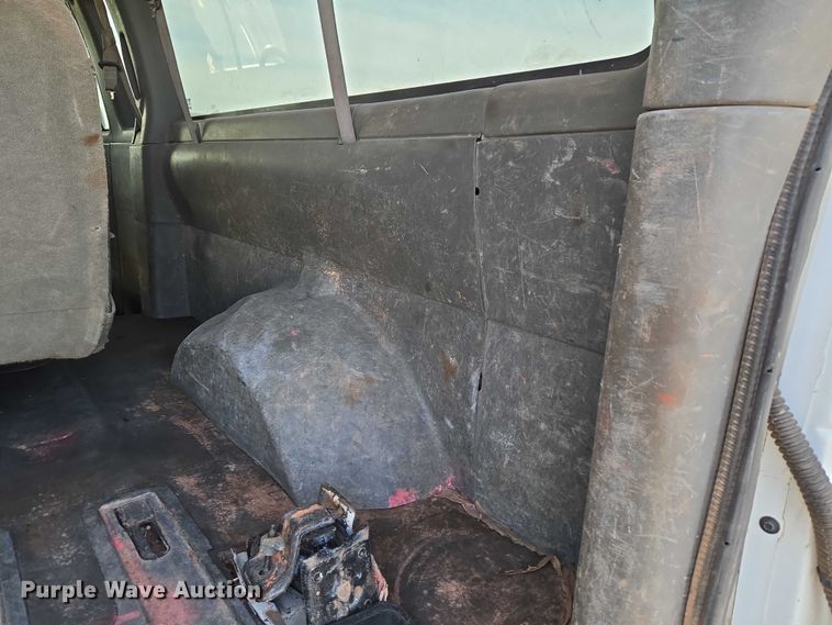 image for item ET5070 2015 Chevrolet Express 3500 van
