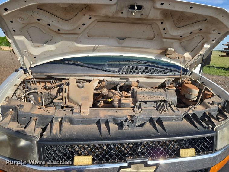 image for item ET5070 2015 Chevrolet Express 3500 van