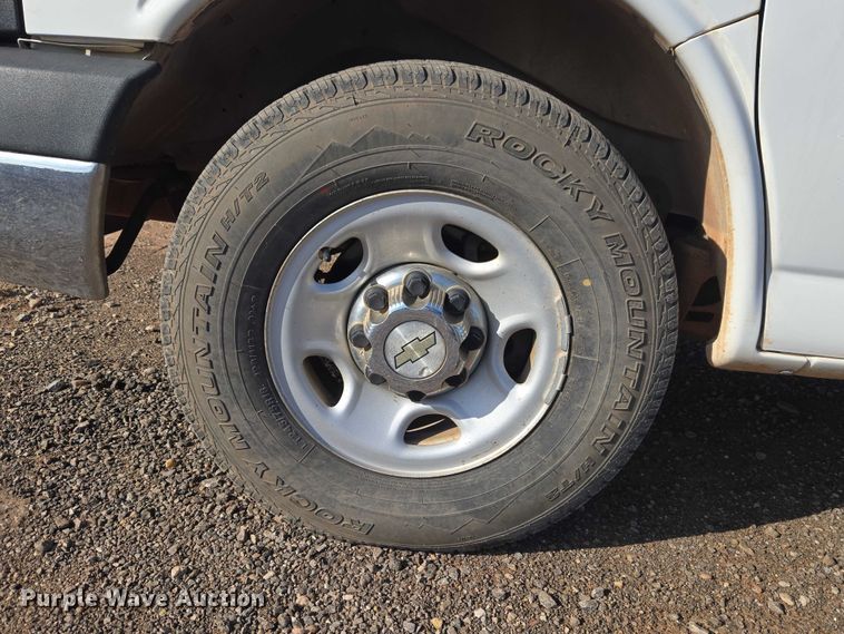image for item ET5070 2015 Chevrolet Express 3500 van