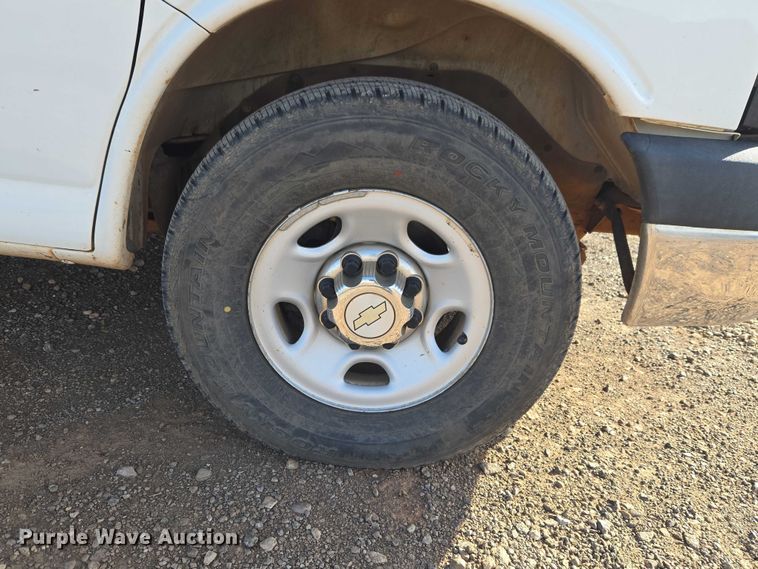 image for item ET5070 2015 Chevrolet Express 3500 van