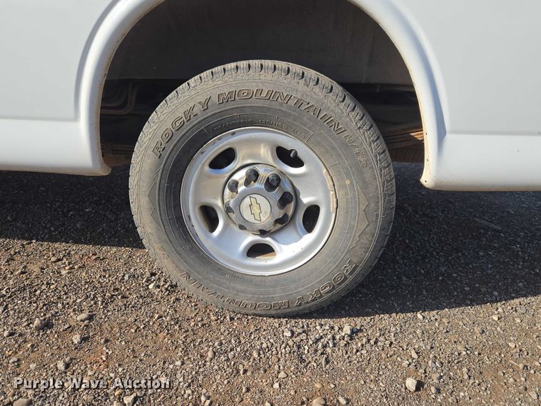 image for item ET5070 2015 Chevrolet Express 3500 van