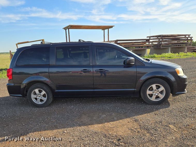 image for item ET5071 2013 Dodge Grand Caravan van