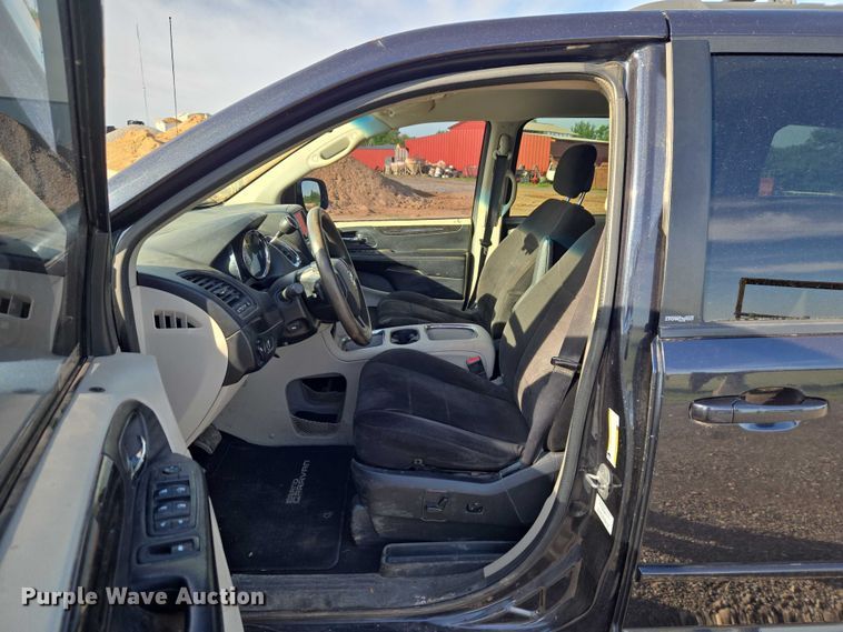 image for item ET5071 2013 Dodge Grand Caravan van
