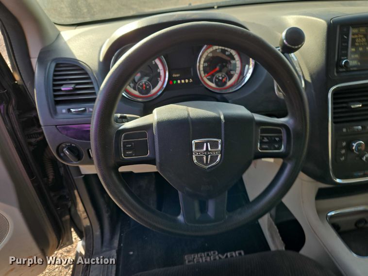 image for item ET5071 2013 Dodge Grand Caravan van