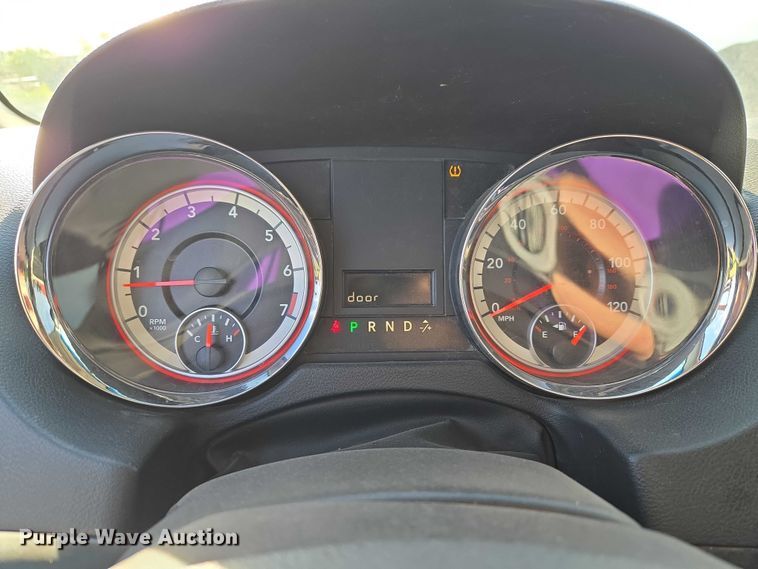 image for item ET5071 2013 Dodge Grand Caravan van