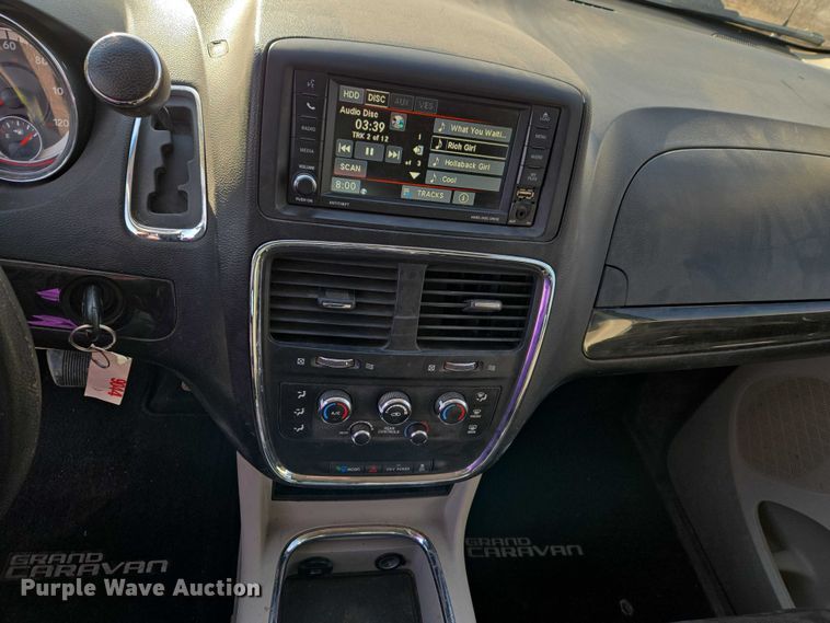 image for item ET5071 2013 Dodge Grand Caravan van