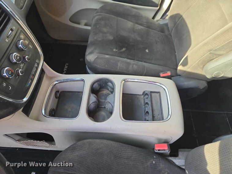 image for item ET5071 2013 Dodge Grand Caravan van