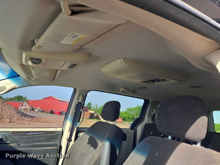 image for item ET5071 2013 Dodge Grand Caravan van