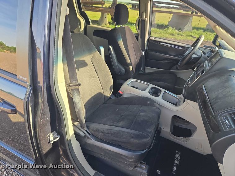 image for item ET5071 2013 Dodge Grand Caravan van