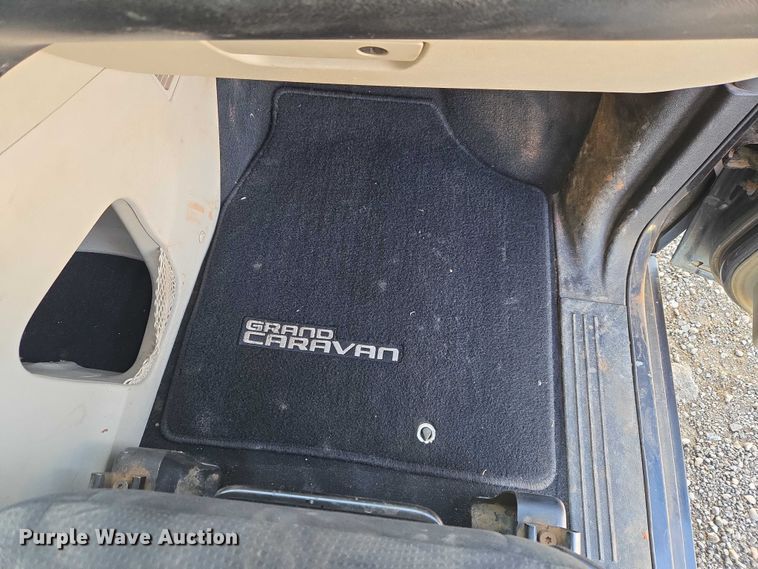image for item ET5071 2013 Dodge Grand Caravan van