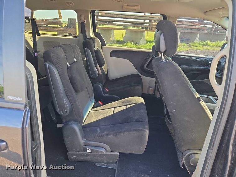 image for item ET5071 2013 Dodge Grand Caravan van