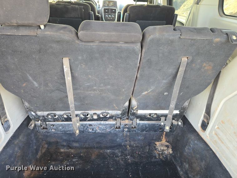 image for item ET5071 2013 Dodge Grand Caravan van