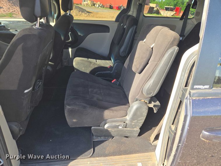 image for item ET5071 2013 Dodge Grand Caravan van