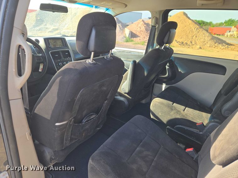 image for item ET5071 2013 Dodge Grand Caravan van