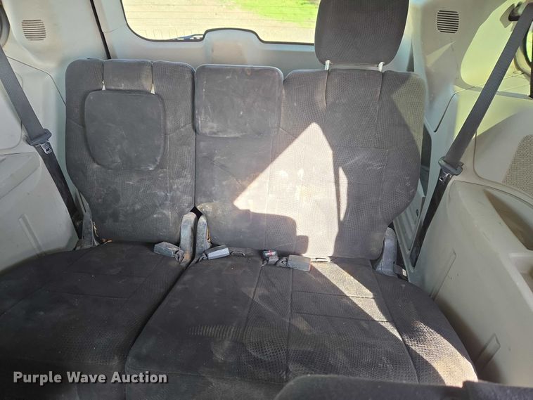 image for item ET5071 2013 Dodge Grand Caravan van