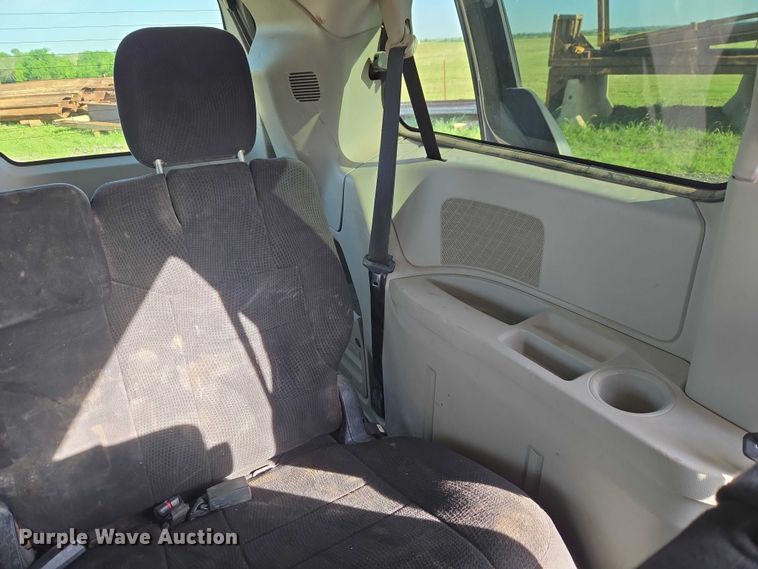 image for item ET5071 2013 Dodge Grand Caravan van