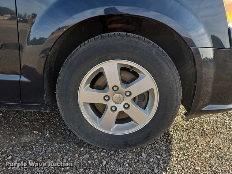 image for item ET5071 2013 Dodge Grand Caravan van