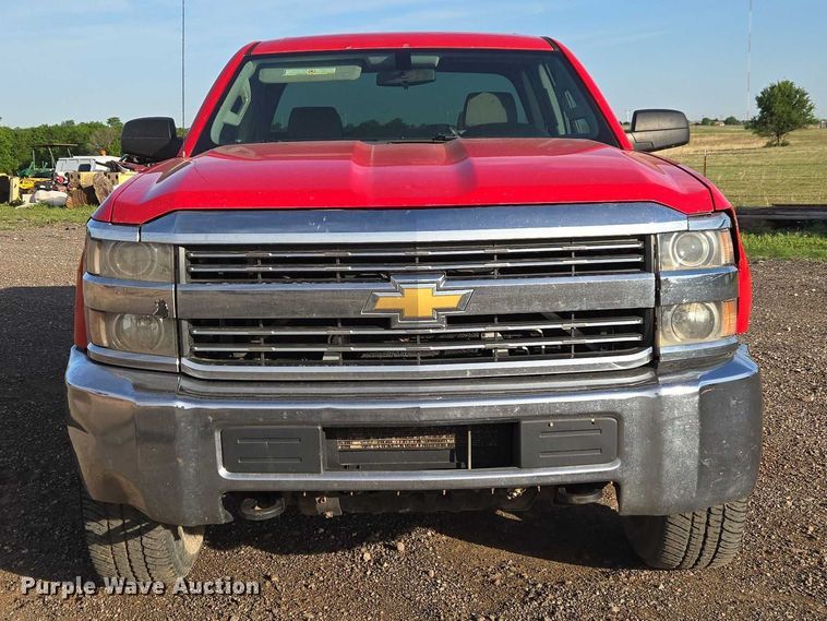 image for item ET5072 2016 Chevrolet Silverado 2500HD Ext. Cab pickup truck