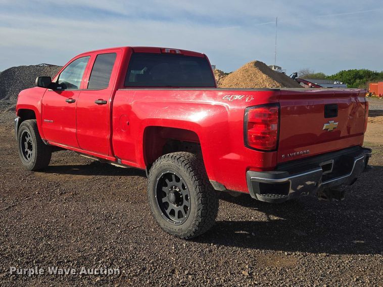 image for item ET5072 2016 Chevrolet Silverado 2500HD Ext. Cab pickup truck